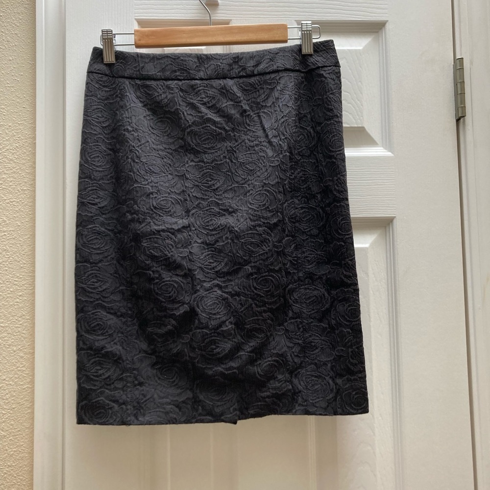 Vanessa Virginia Anthropologie black rose brocade pencil skirt size 4 - Picture 2 of 8